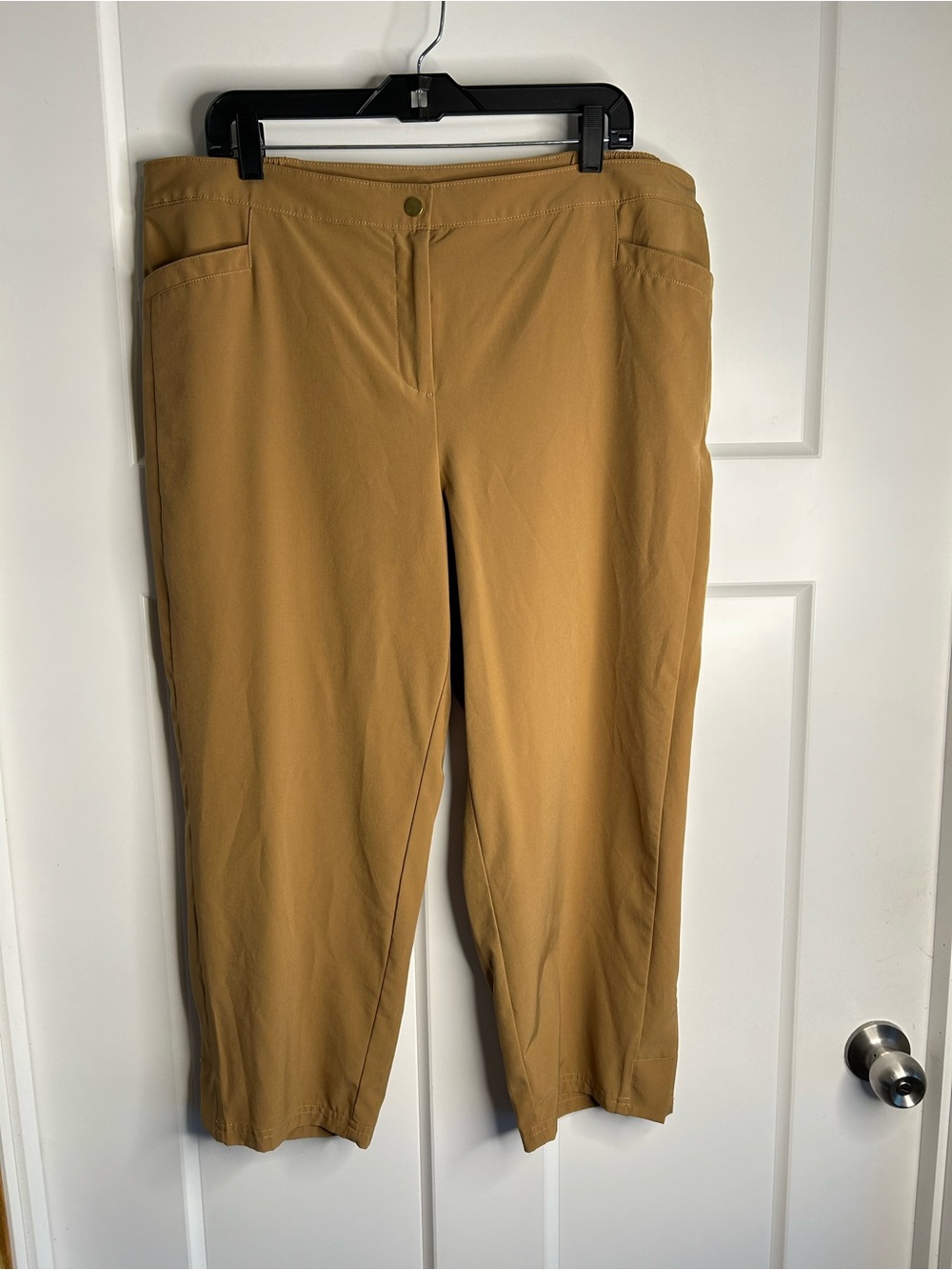 Chicos Zenergy Women’s Size 3/XL/16 Pants Cropped Active Pants Tan 3703